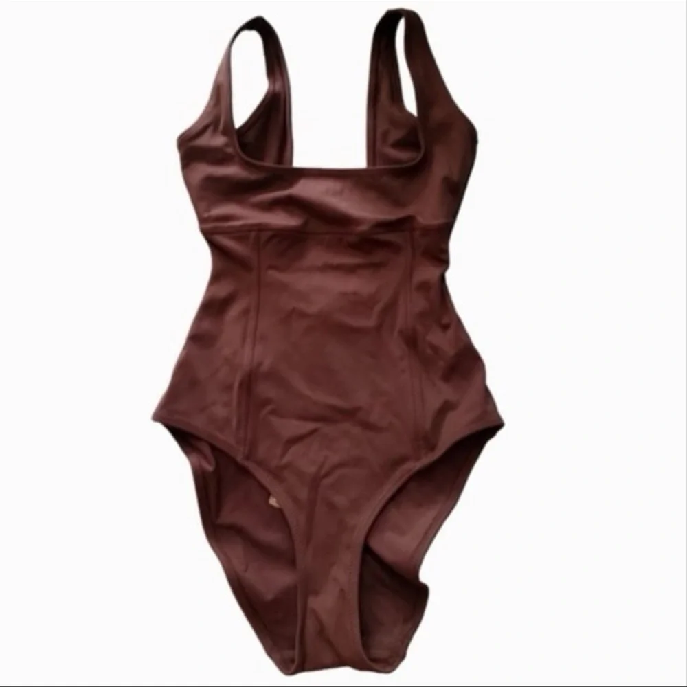 SKIMS One Piece Swimsuit Body Sculpting Square Décolleté - Rare Cocoa Brown